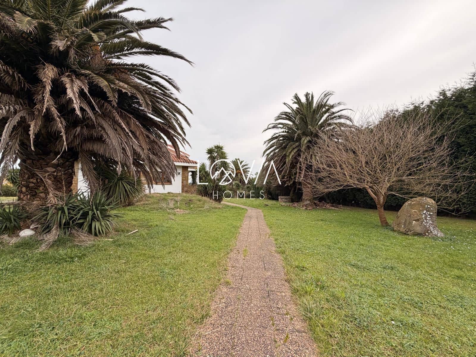 5 slaapkamer Villa te koop in Castrillon met zwembad - € 475.000 (Ref: 9665294)