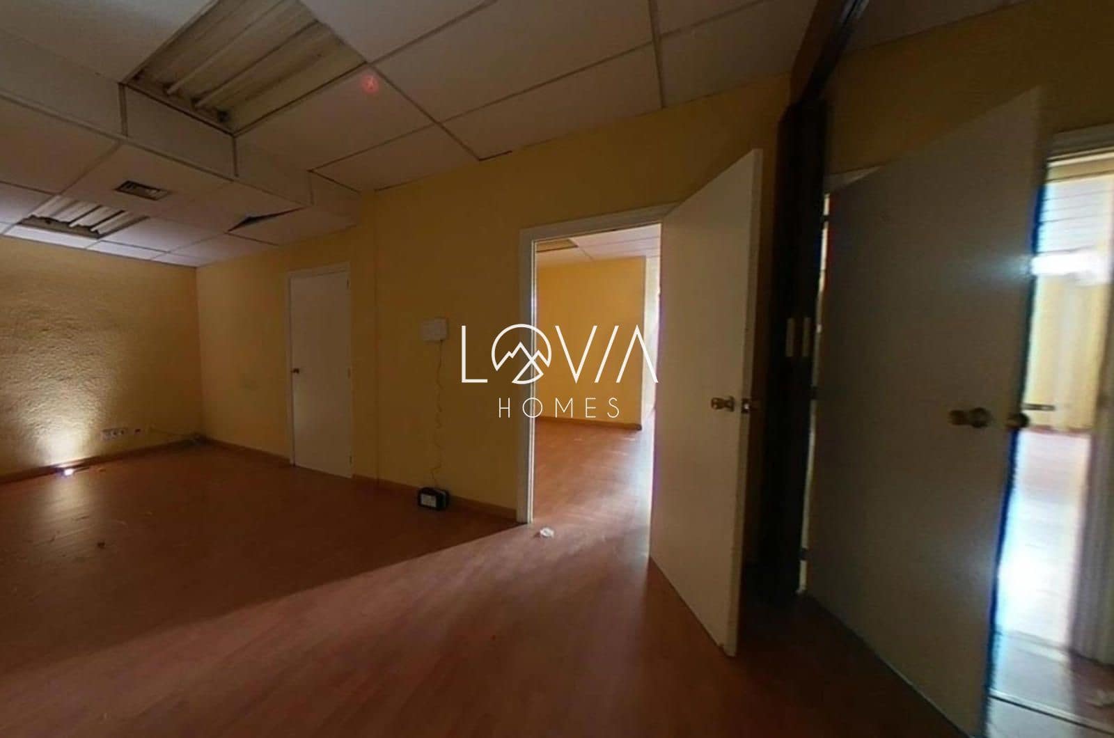 Commercial for sale in Madrid city - € 355,000 (Ref: 9675970)