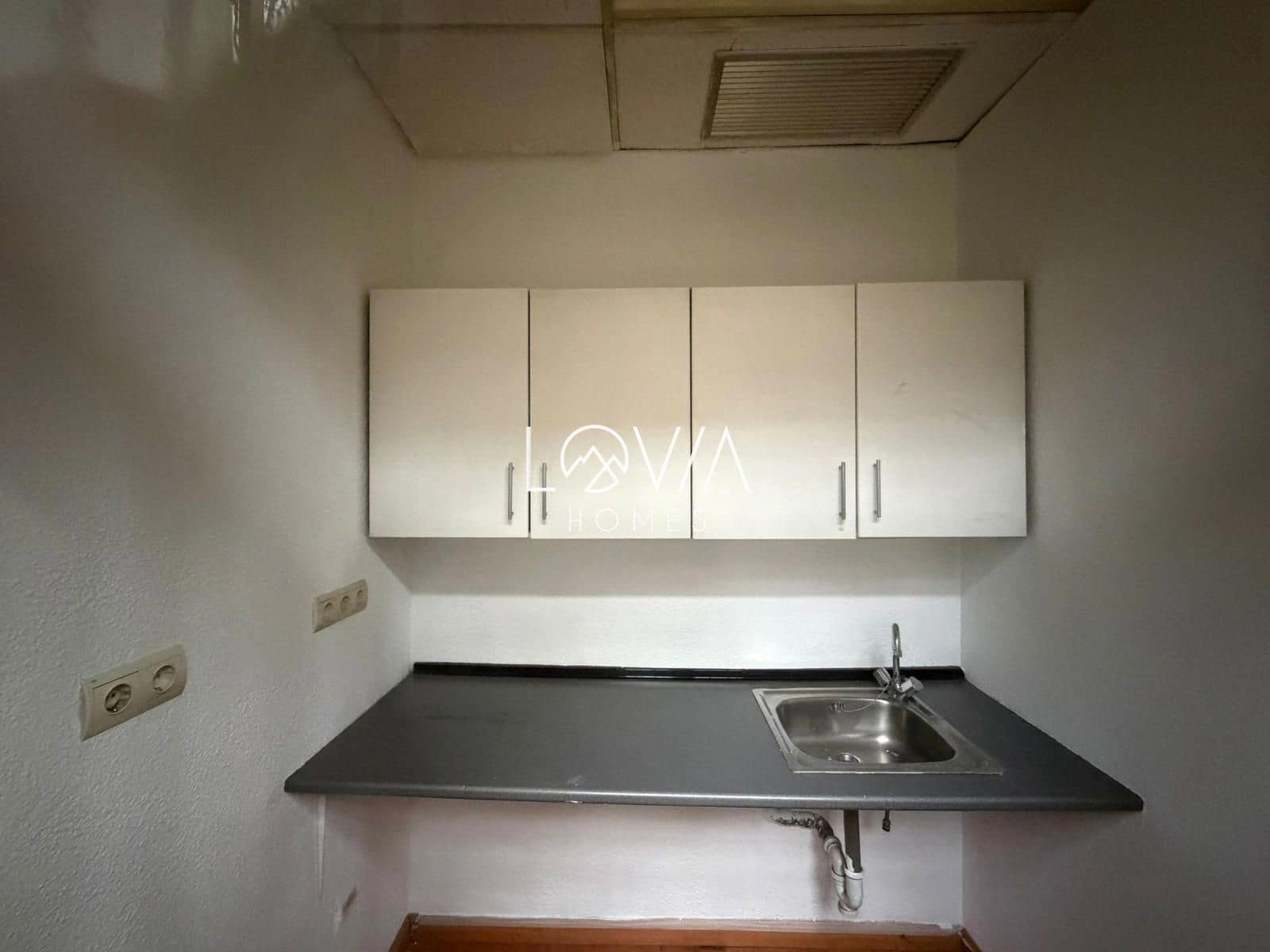 Commercial for sale in Madrid city - € 355,000 (Ref: 9675970)