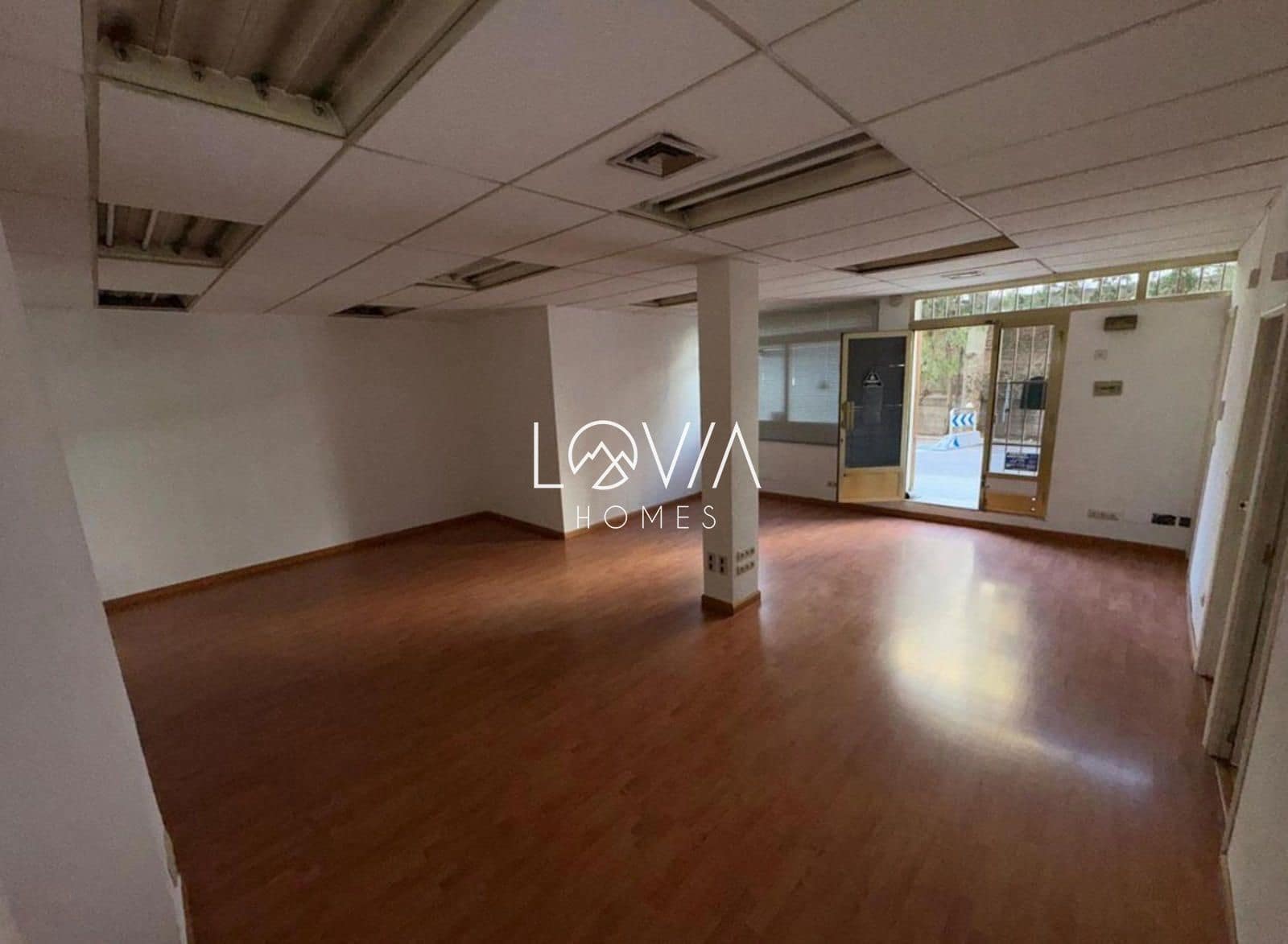 Commercial for sale in Madrid city - € 355,000 (Ref: 9675970)