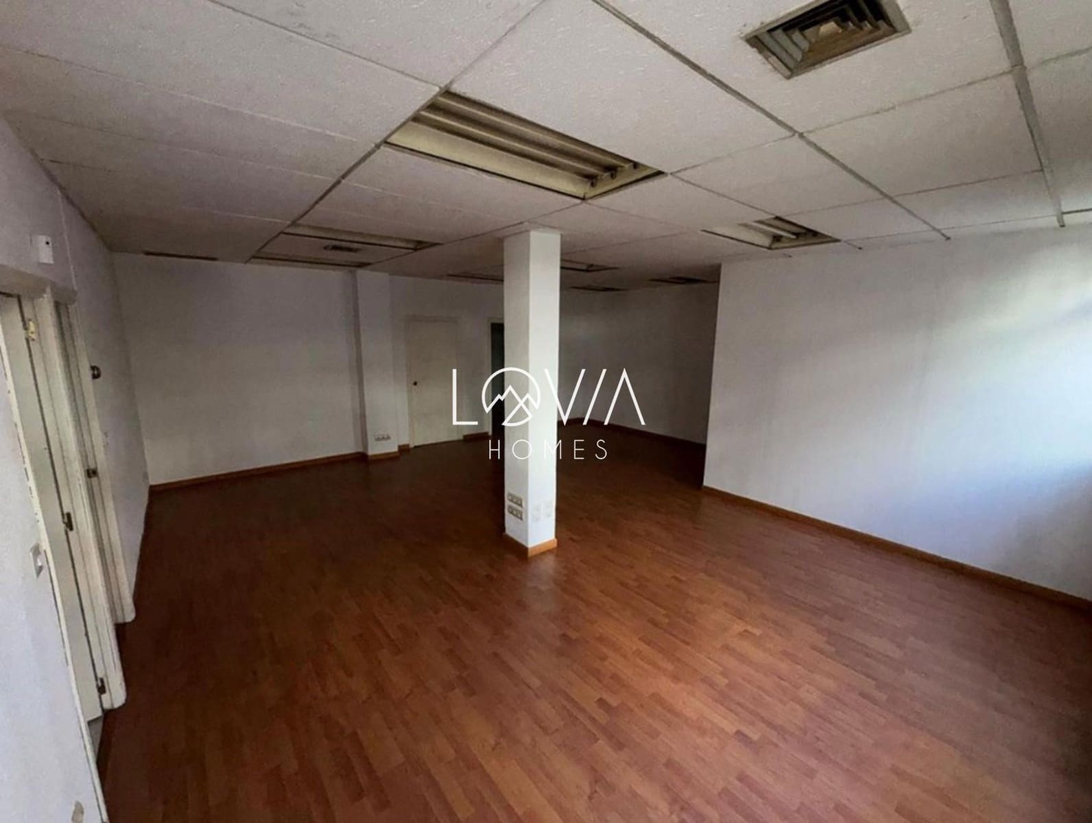 Commercial for sale in Madrid city - € 355,000 (Ref: 9675970)
