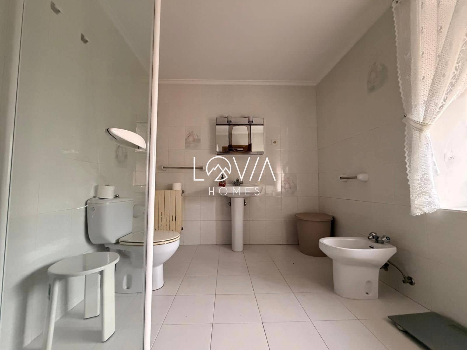 Casa de 3 habitaciones en Salas en venta - 145.000 € (Ref: 9679206)