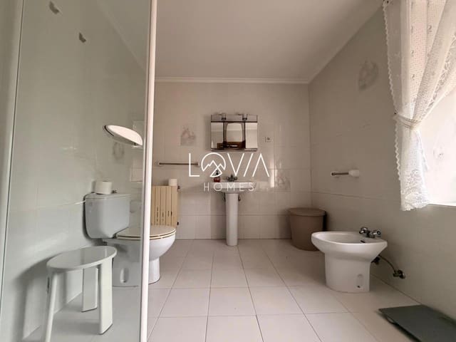 Casa de 3 habitaciones en Salas en venta - 145.000 € (Ref: 9679206)