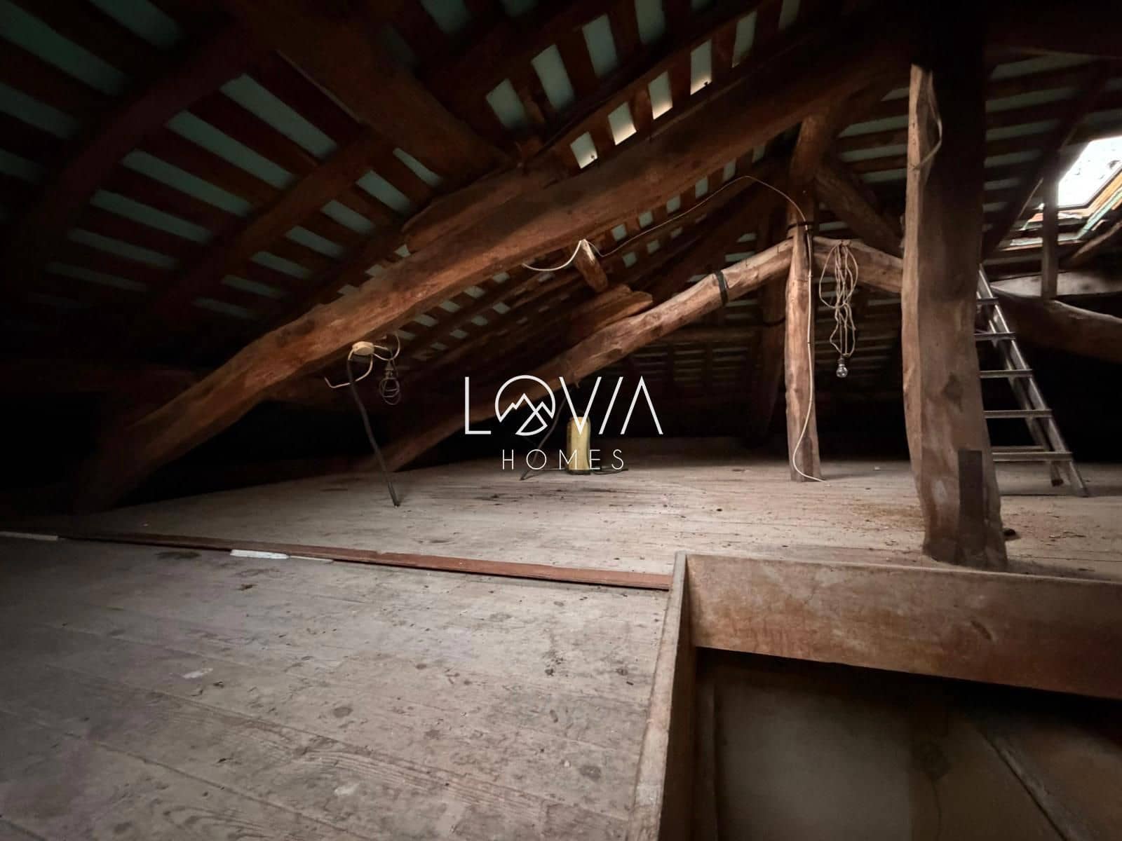 Casa de 3 habitaciones en Salas en venta - 145.000 € (Ref: 9679206)