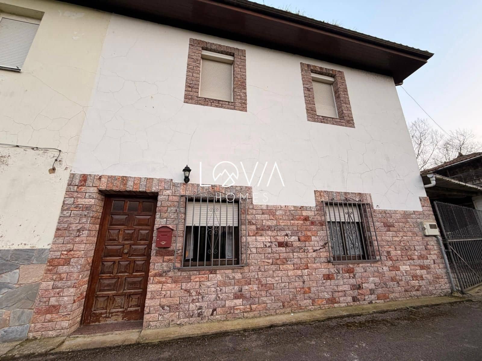 Casa de 3 habitaciones en Salas en venta - 145.000 € (Ref: 9679206)