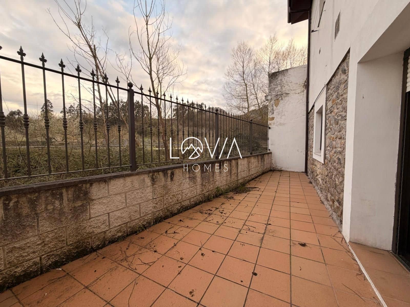 Casa de 3 habitaciones en Salas en venta - 145.000 € (Ref: 9679206)