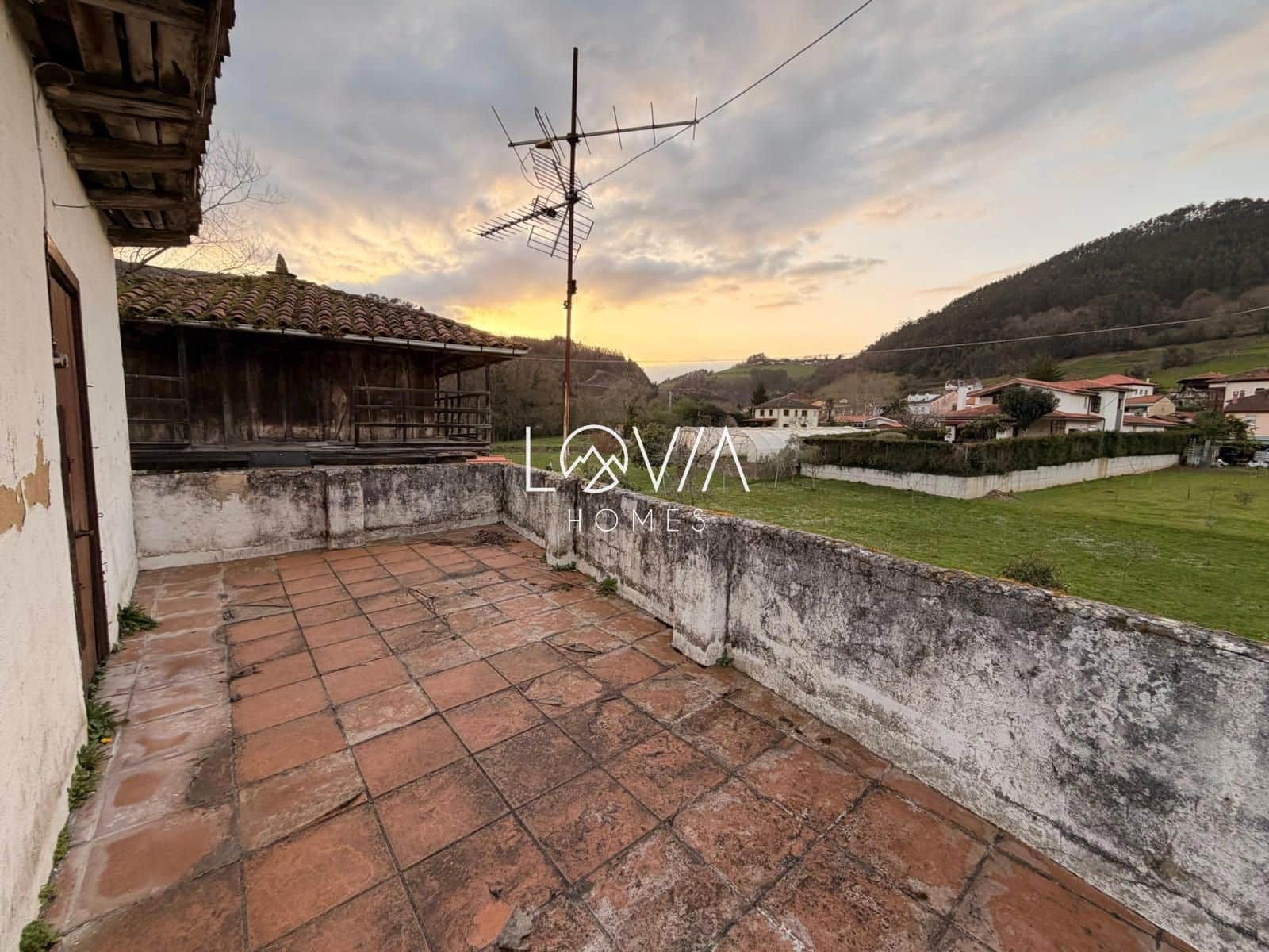 Casa de 3 habitaciones en Salas en venta - 145.000 € (Ref: 9679206)