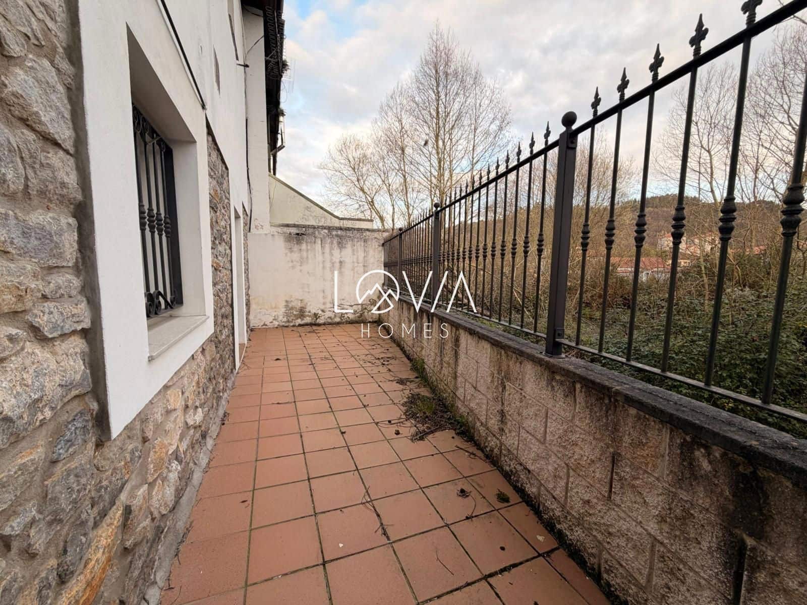 Casa de 3 habitaciones en Salas en venta - 145.000 € (Ref: 9679206)
