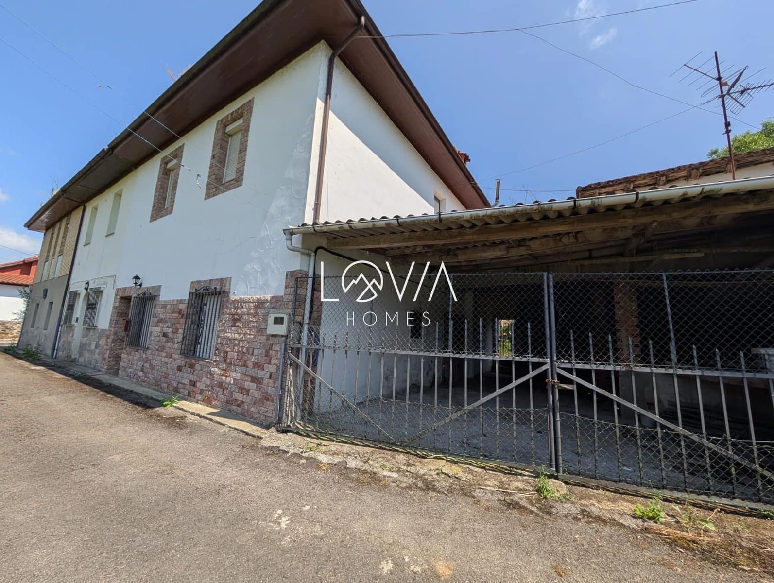 3 bedroom Townhouse for sale in Salas - € 145,000 (Ref: 9679206)