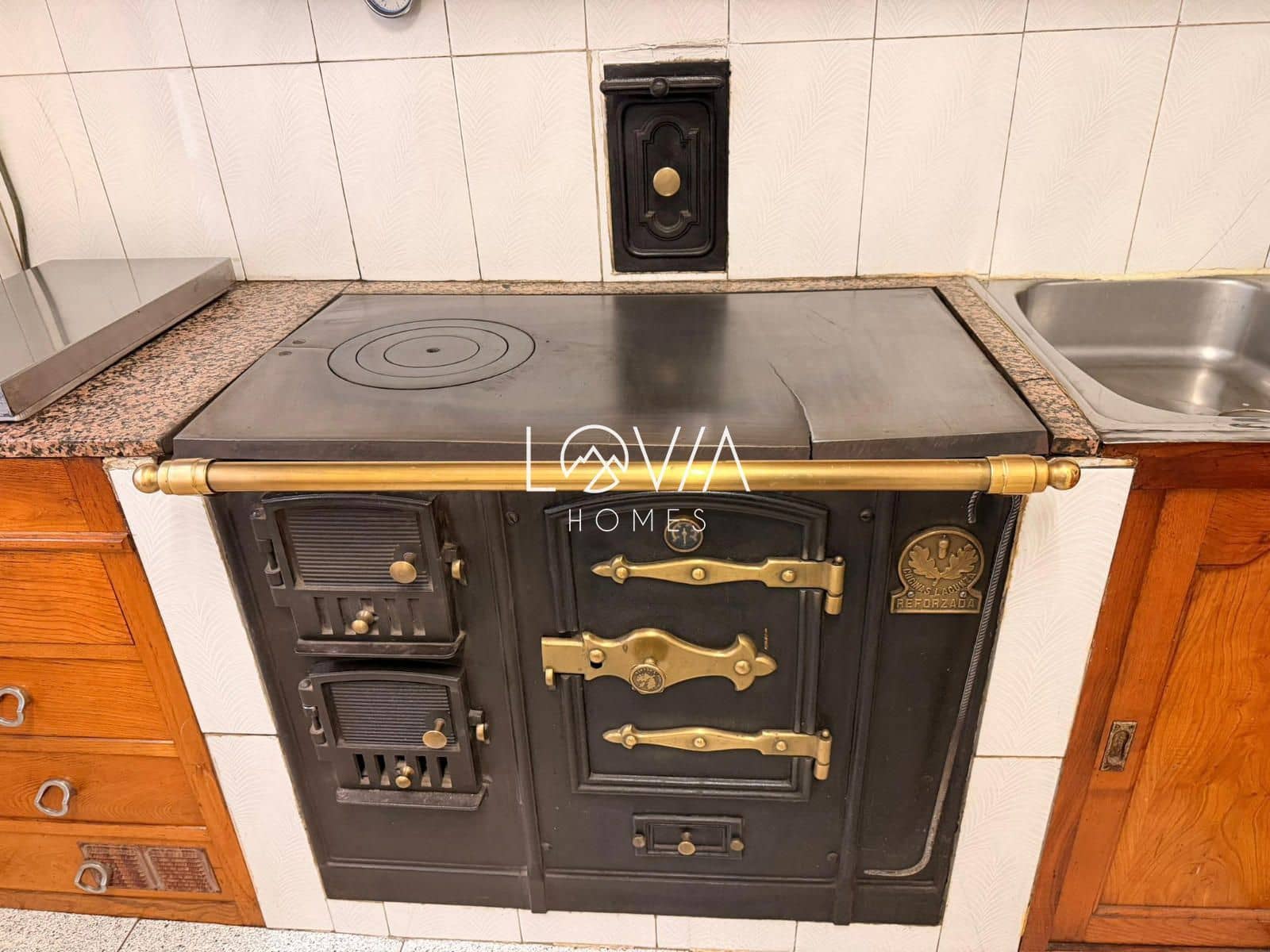 11 bedroom Villa for sale in Cangas del Narcea - € 125,000 (Ref: 9707618)