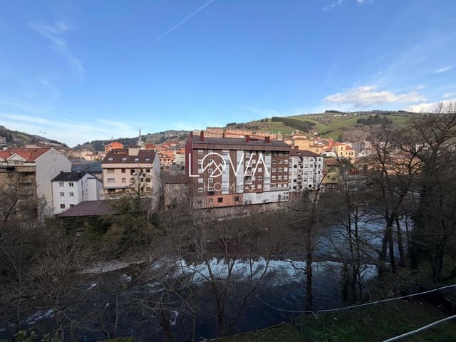 11 soveværelse Villa til salg i Cangas del Narcea - € 125.000 (Ref: 9707618)