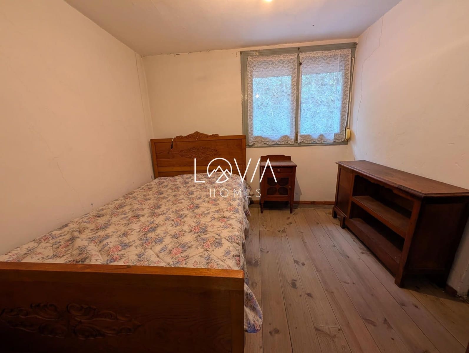 11 bedroom Villa for sale in Cangas del Narcea - € 125,000 (Ref: 9707618)