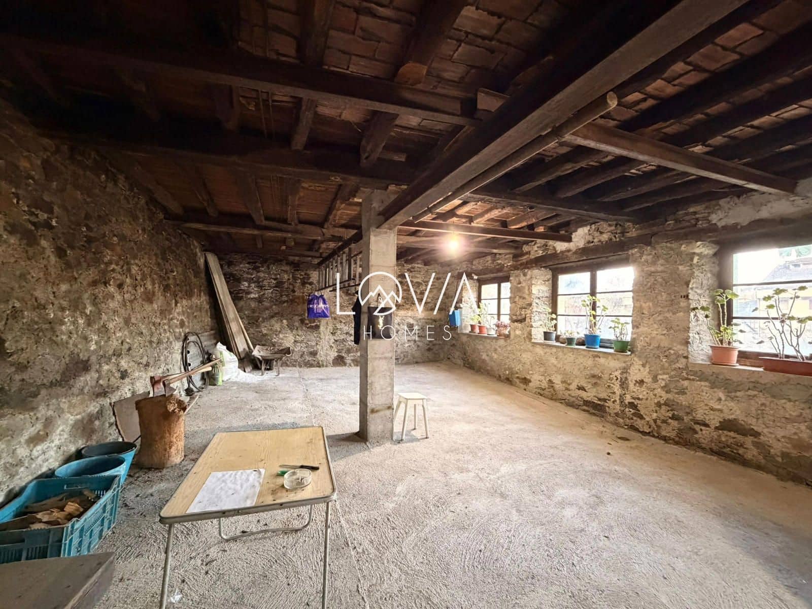 11 bedroom Villa for sale in Cangas del Narcea - € 125,000 (Ref: 9707618)