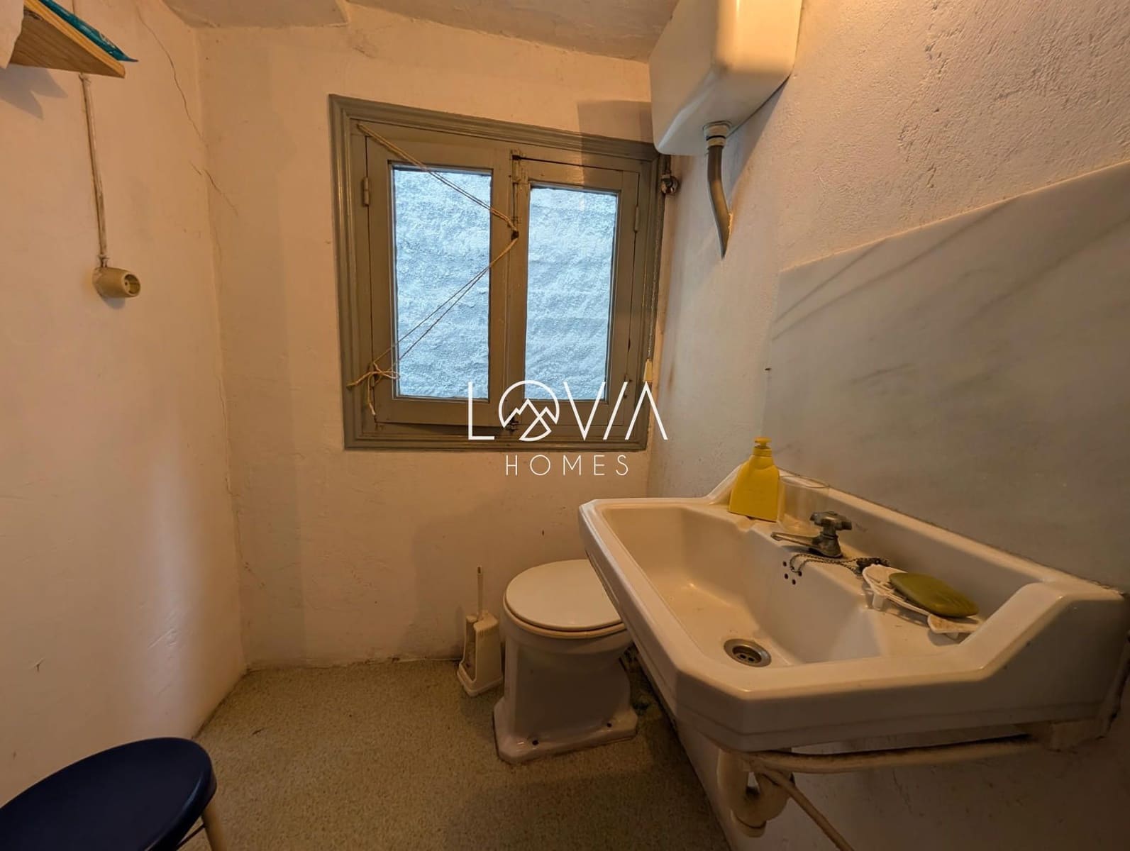 11 bedroom Villa for sale in Cangas del Narcea - € 125,000 (Ref: 9707618)