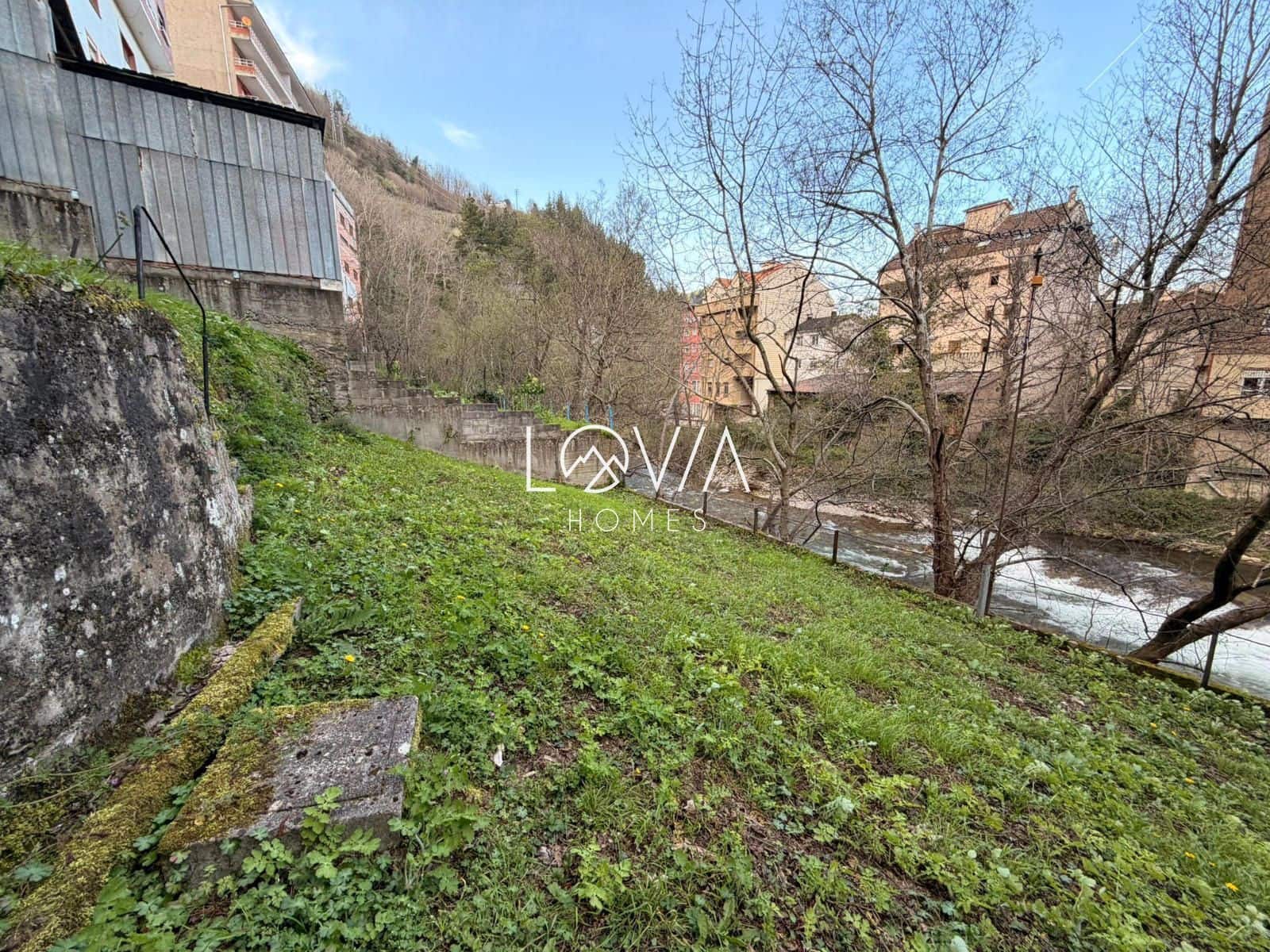 11 bedroom Villa for sale in Cangas del Narcea - € 125,000 (Ref: 9707618)