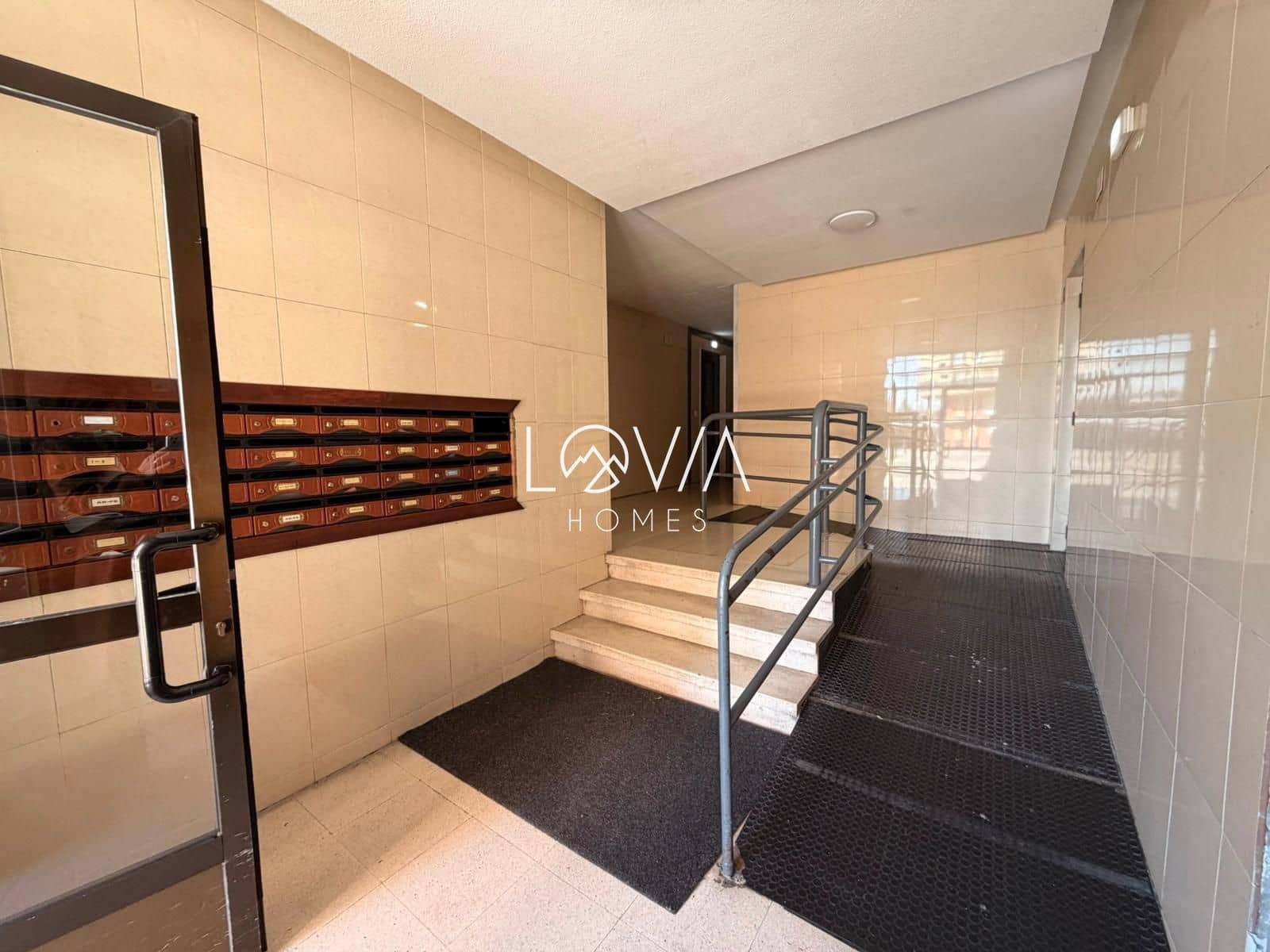 Piso de 4 habitaciones en Avilés en venta - 101.500 € (Ref: 9715350)