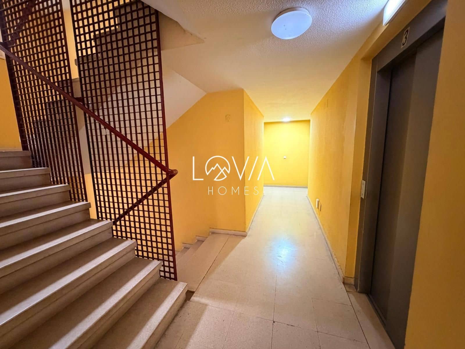 Piso de 4 habitaciones en Avilés en venta - 101.500 € (Ref: 9715350)