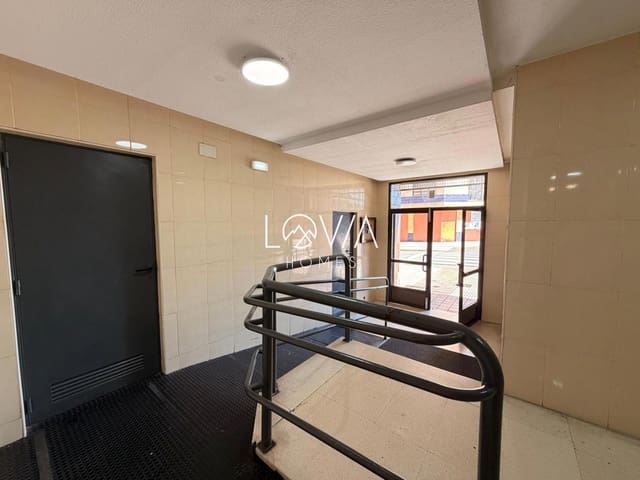 Piso de 4 habitaciones en Avilés en venta - 101.500 € (Ref: 9715350)