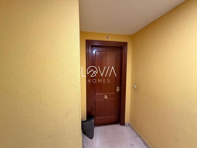 Piso de 4 habitaciones en Avilés en venta - 101.500 € (Ref: 9715350)
