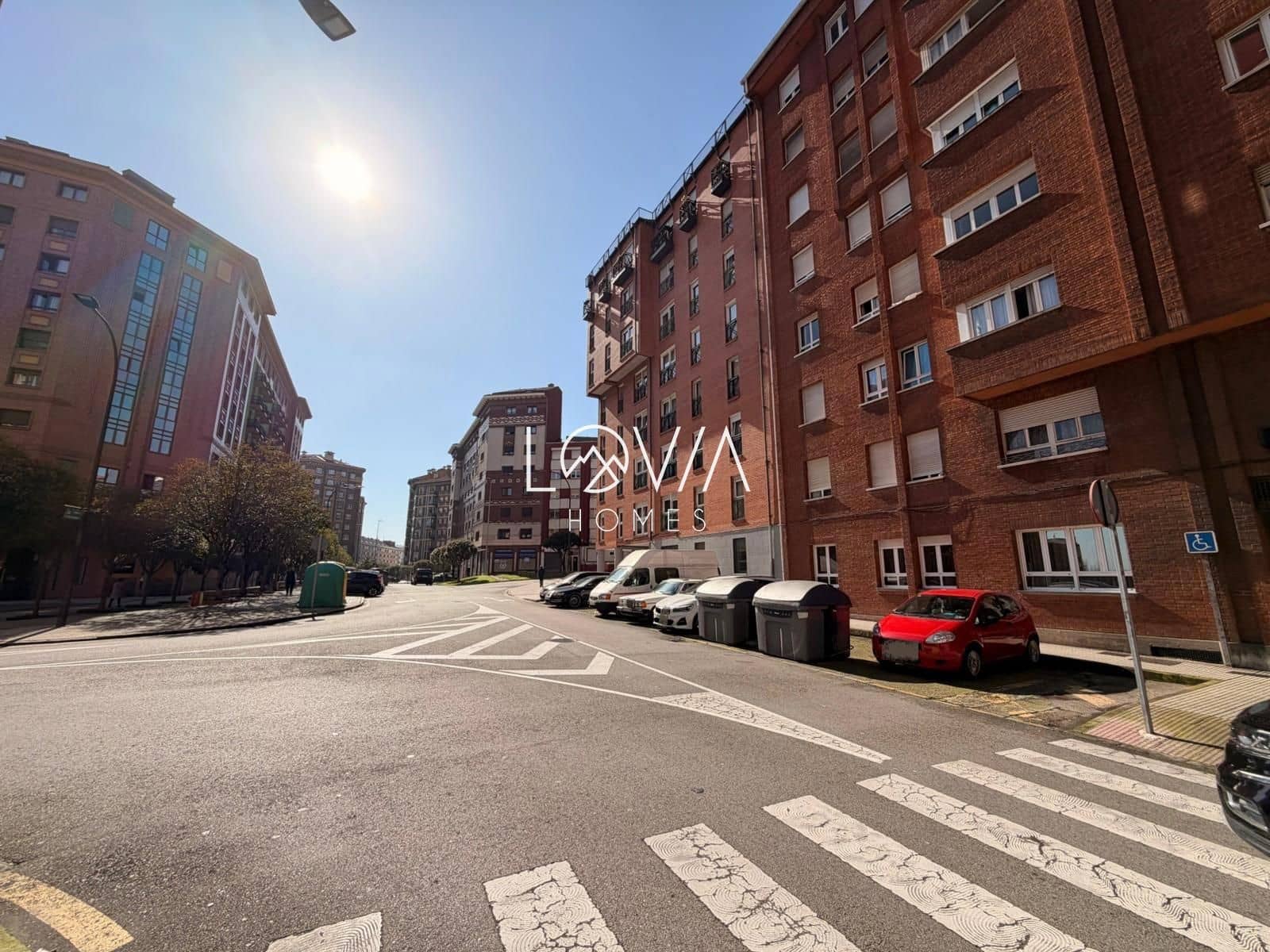 Piso de 4 habitaciones en Avilés en venta - 101.500 € (Ref: 9715350)
