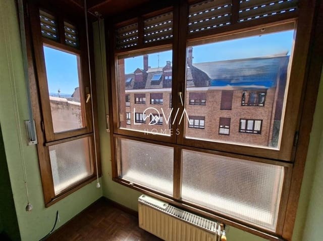 3 bedroom Flat for sale in Oviedo - € 160,000 (Ref: 9737096)