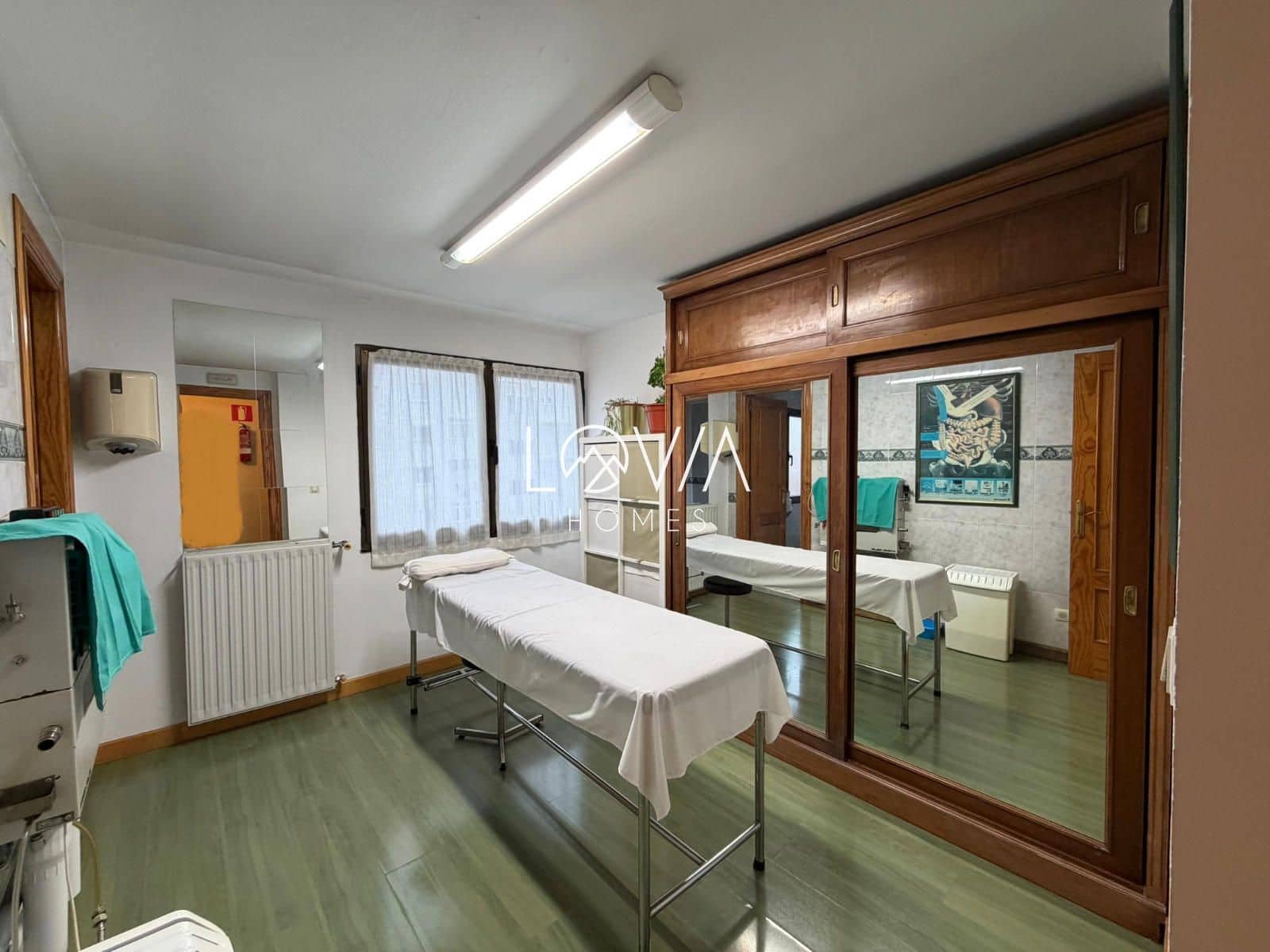 Kaupallinen myytävänä paikassa Oviedo - 184 000 € (Ref: 9763245)