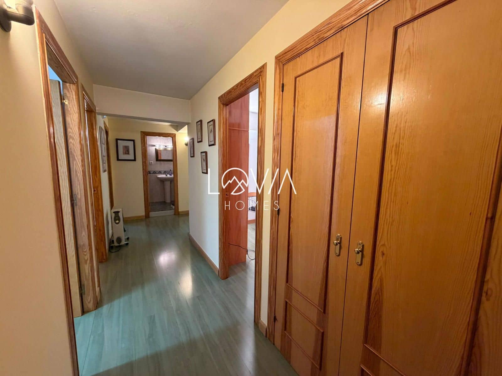 Kaupallinen myytävänä paikassa Oviedo - 184 000 € (Ref: 9763245)