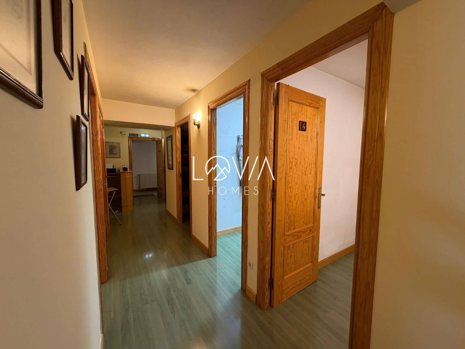 Kaupallinen myytävänä paikassa Oviedo - 184 000 € (Ref: 9763245)