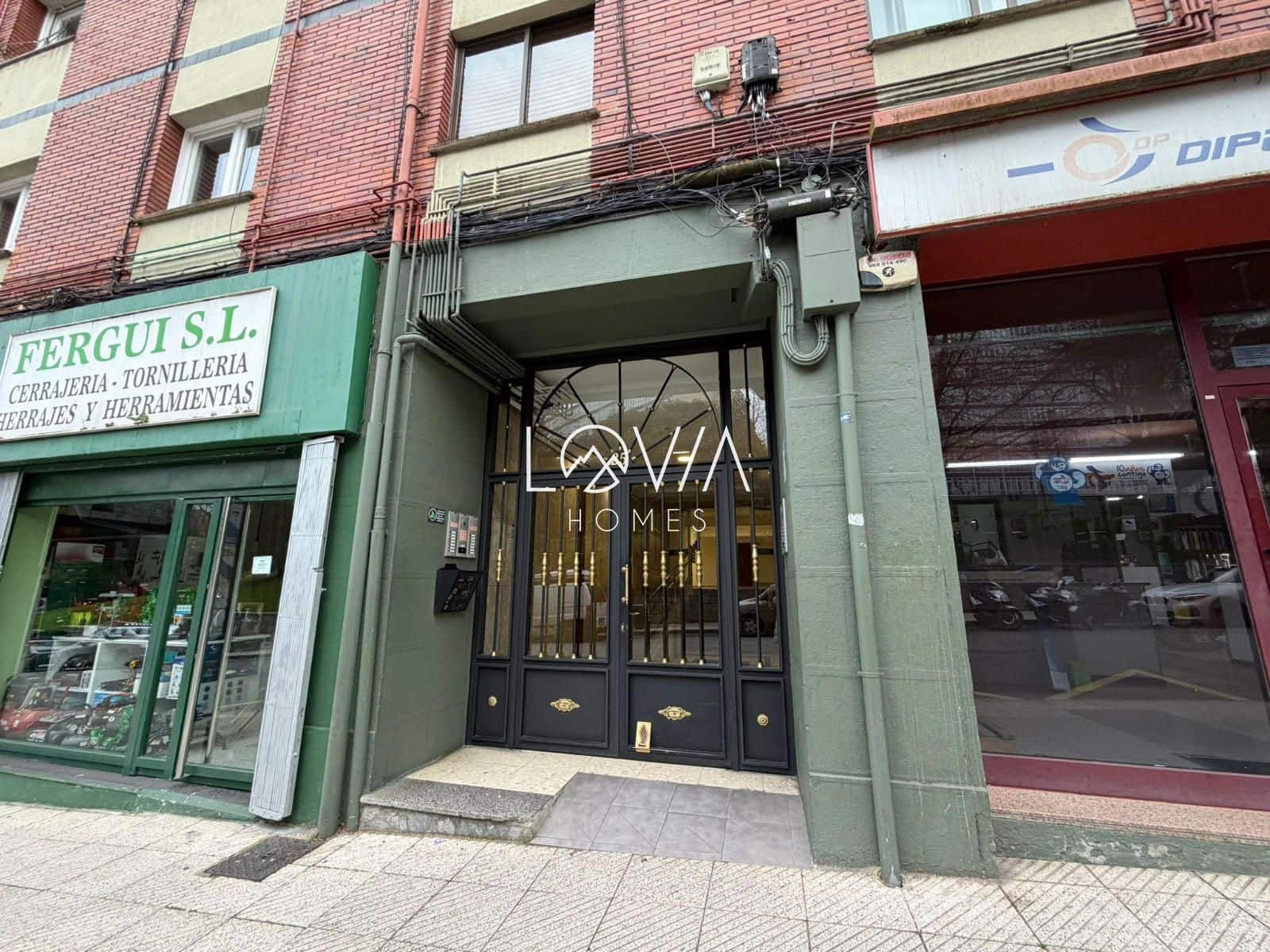 Kaupallinen myytävänä paikassa Oviedo - 184 000 € (Ref: 9763245)