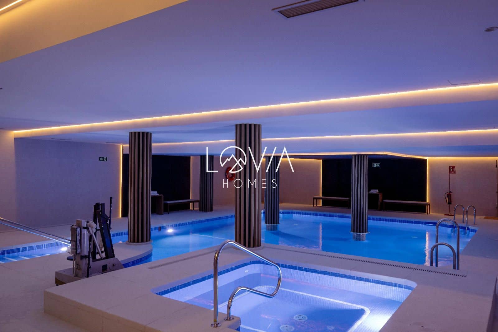 3 sypialnia Dom na sprzedaż w Estepona z basenem garażem - 470 250 € (Ref: 9806967)