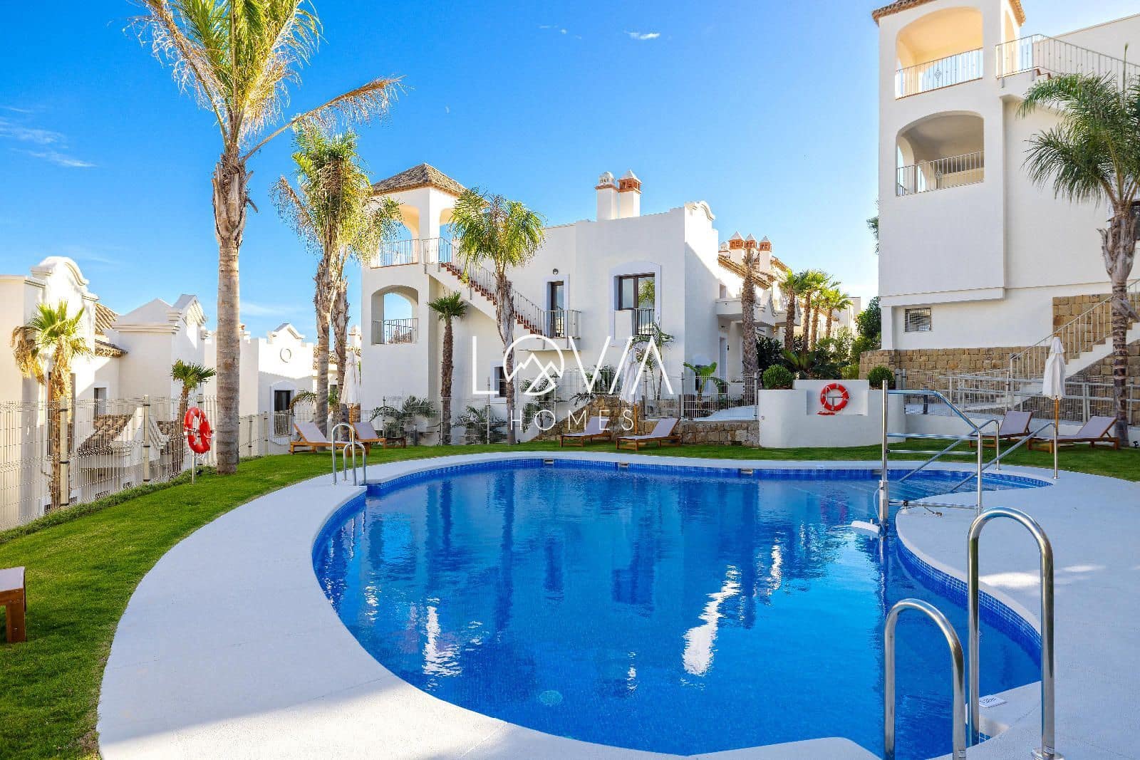 3 sypialnia Dom na sprzedaż w Estepona z basenem garażem - 470 250 € (Ref: 9806967)