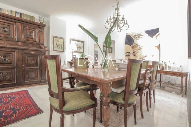 Piso de 2 habitaciones en Marbella en venta con piscina garaje - 580.000 € (Ref: 9807138)