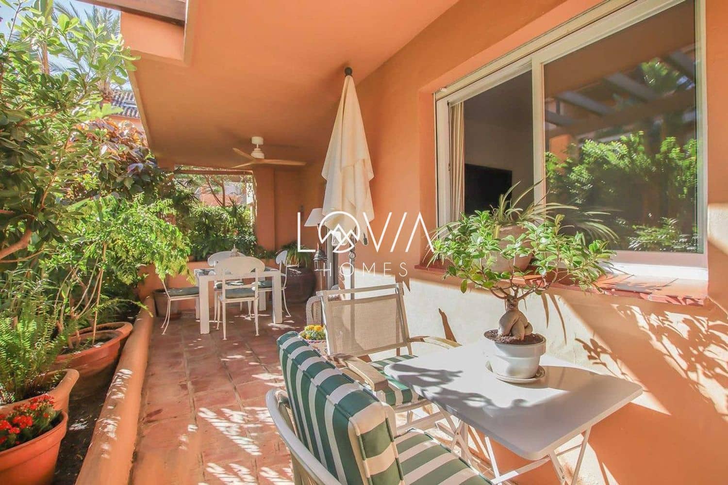 Piso de 2 habitaciones en Marbella en venta con piscina garaje - 580.000 € (Ref: 9807138)