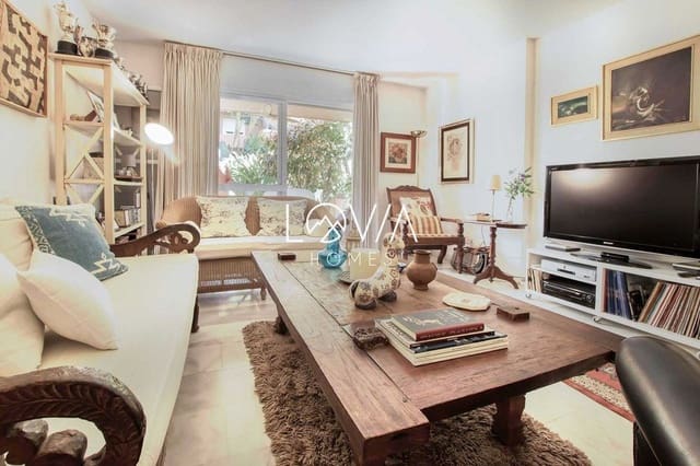 Piso de 2 habitaciones en Marbella en venta con piscina garaje - 580.000 € (Ref: 9807138)