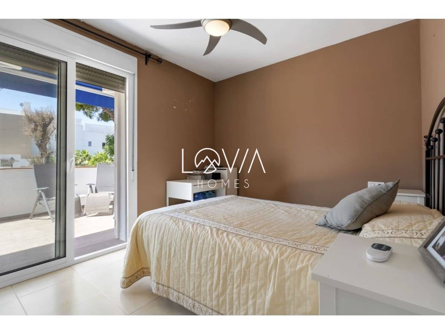 3 bedroom Flat for sale in Marbella with pool - € 680,000 (Ref: 9807139)