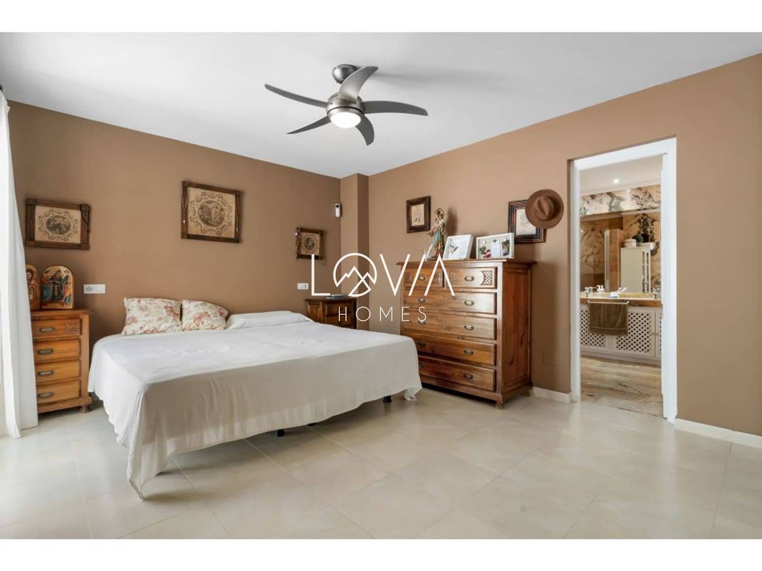 3 bedroom Flat for sale in Marbella with pool - € 680,000 (Ref: 9807139)