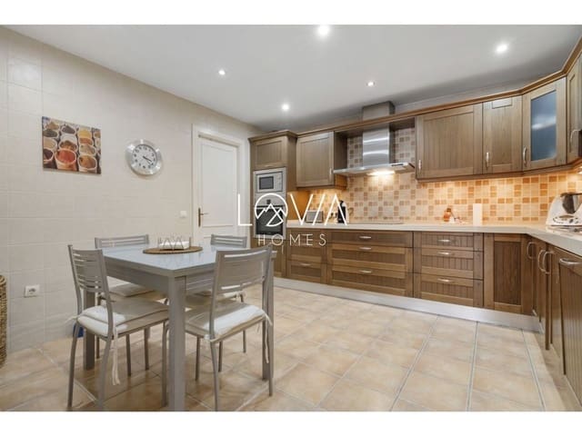 3 bedroom Flat for sale in Marbella with pool - € 680,000 (Ref: 9807139)