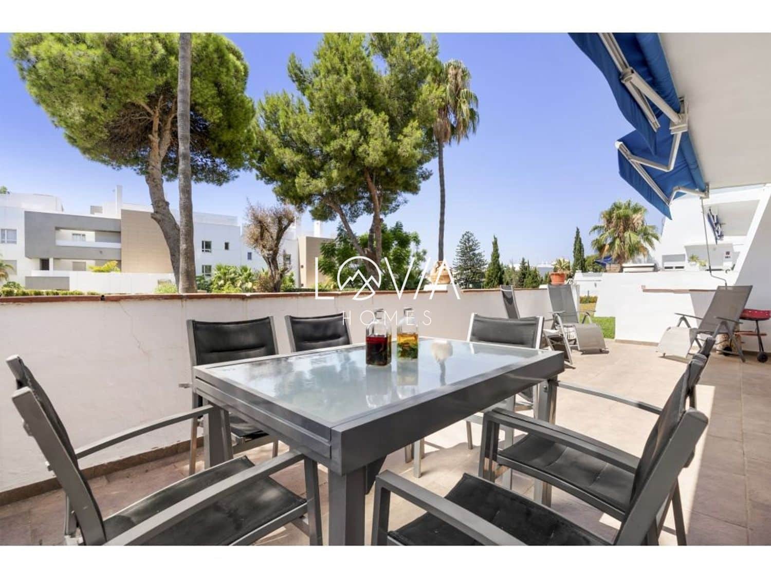 3 bedroom Flat for sale in Marbella with pool - € 680,000 (Ref: 9807139)