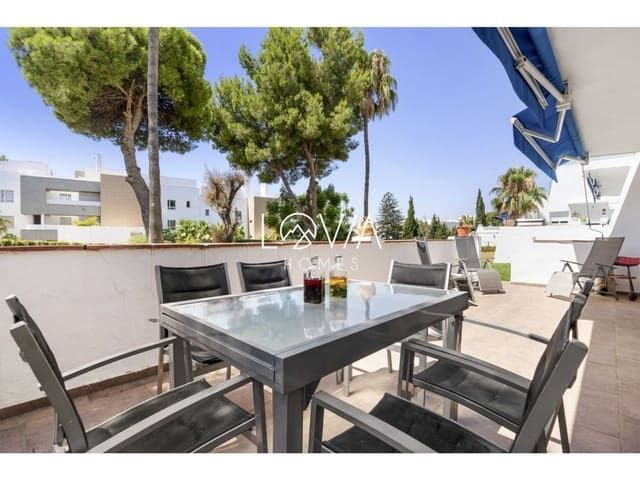 3 bedroom Flat for sale in Marbella with pool - € 680,000 (Ref: 9807139)