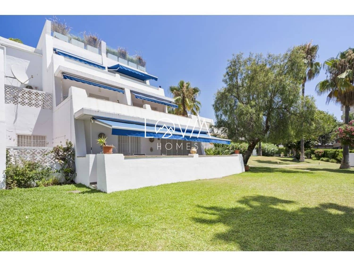 3 bedroom Flat for sale in Marbella with pool - € 680,000 (Ref: 9807139)