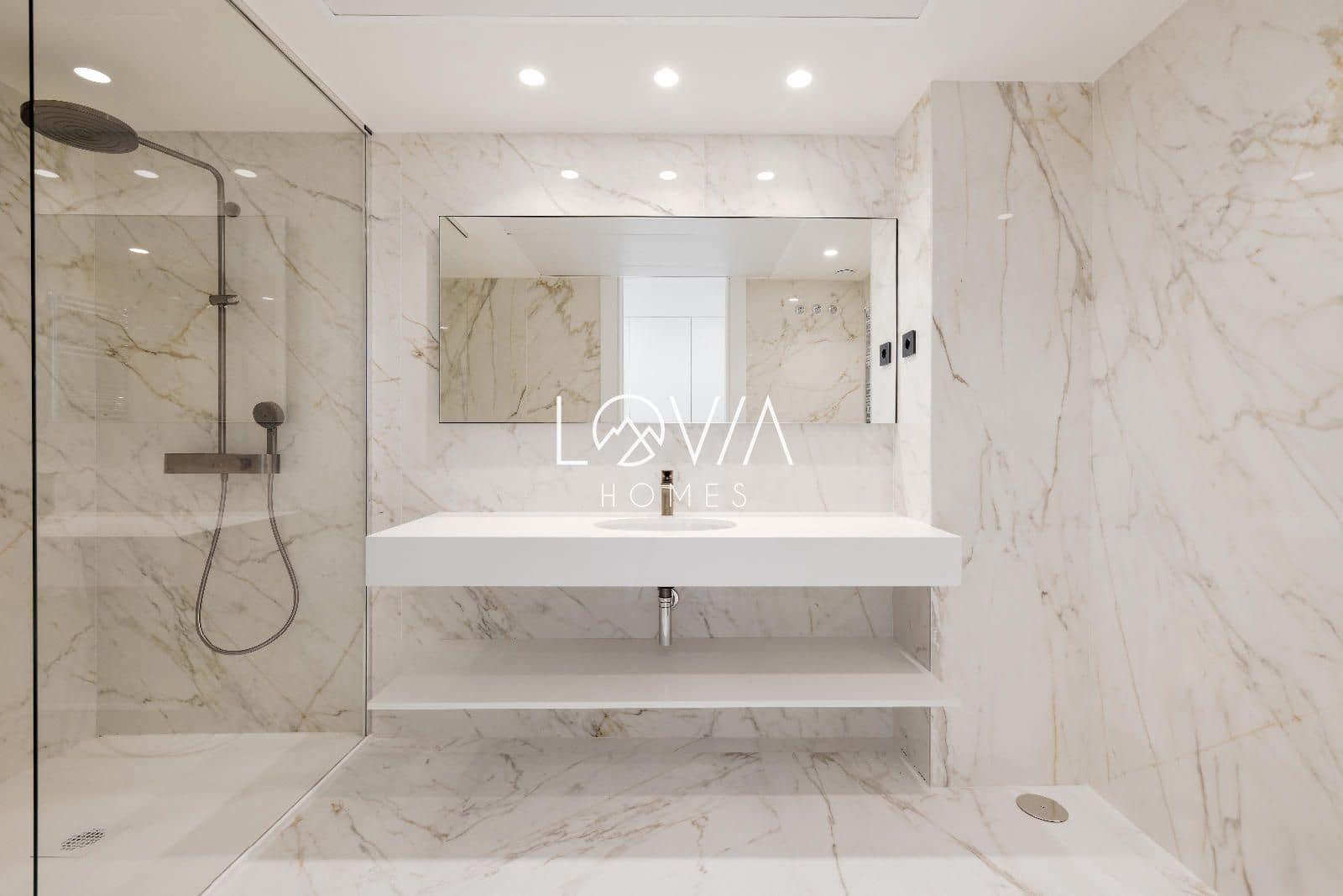 Ático de 3 habitaciones en Estepona en venta con piscina garaje - 1.453.920 € (Ref: 9807141)