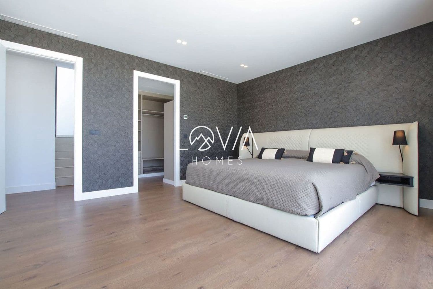 4 slaapkamer Villa te koop in Estepona met zwembad garage - € 2.495.000 (Ref: 9807421)