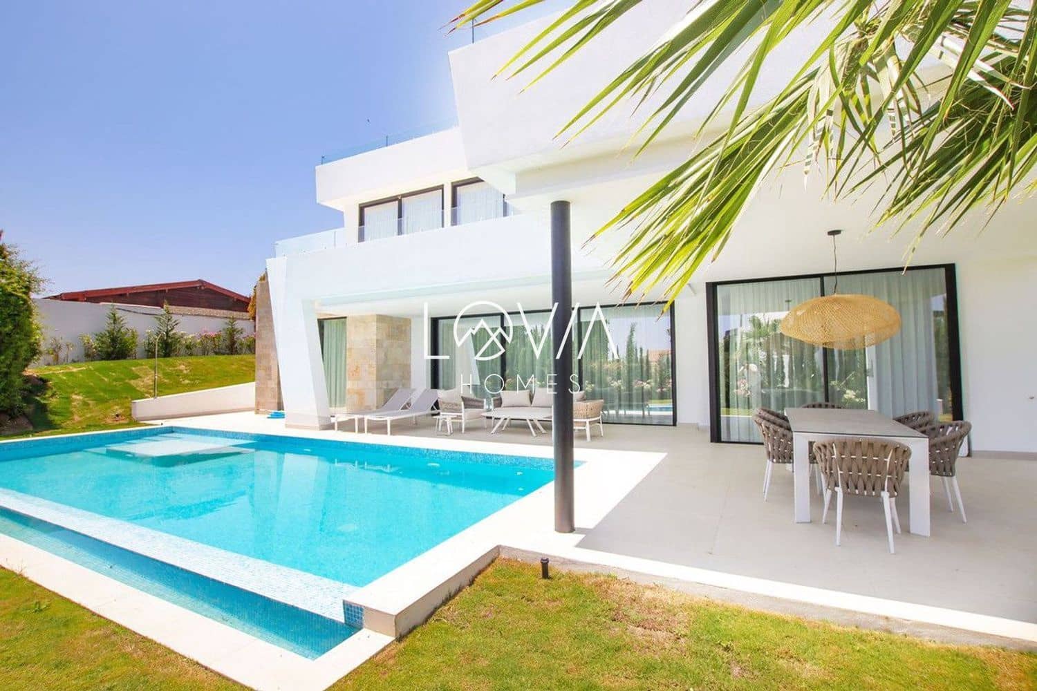 4 slaapkamer Villa te koop in Estepona met zwembad garage - € 2.495.000 (Ref: 9807421)