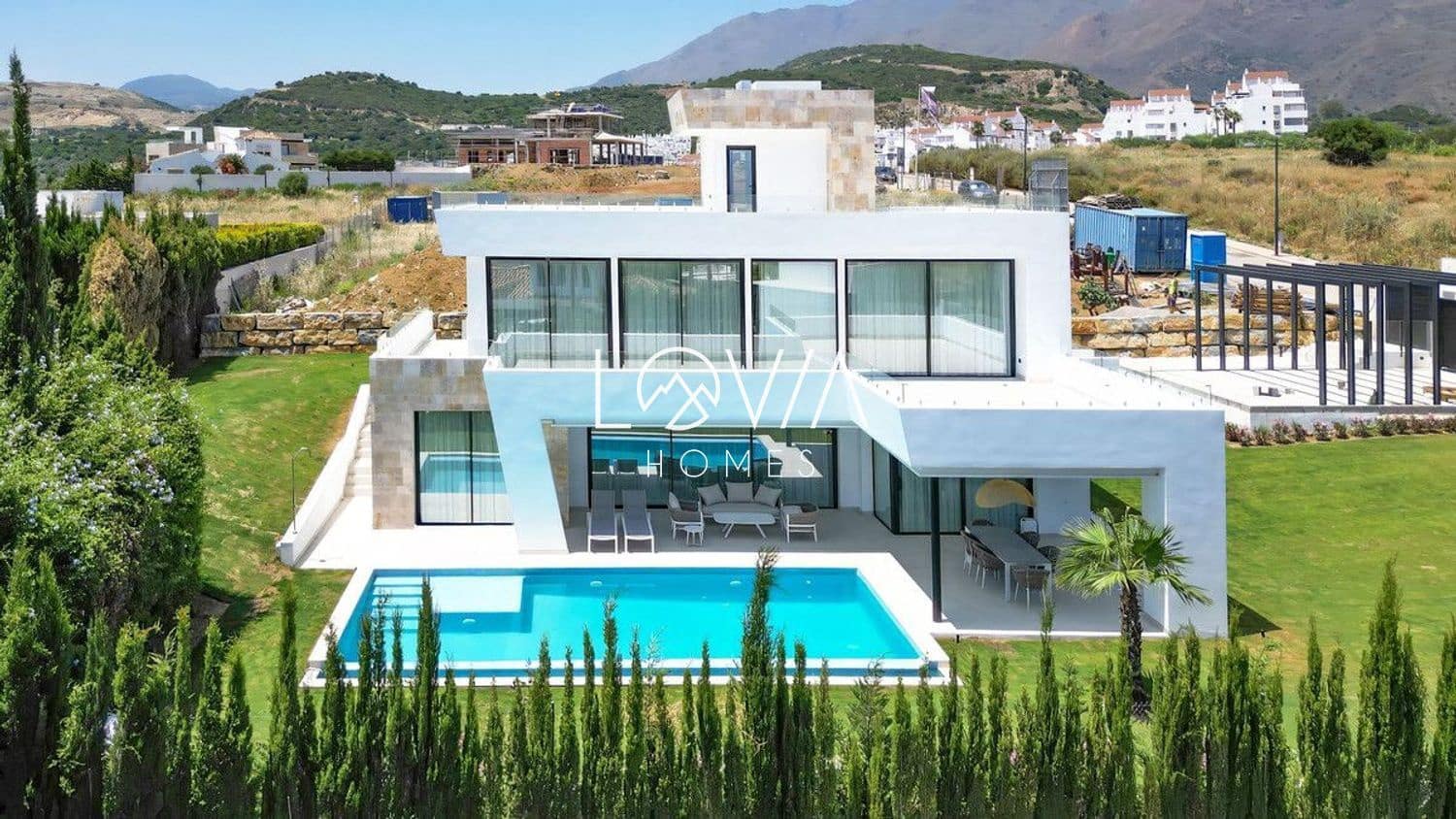 4 slaapkamer Villa te koop in Estepona met zwembad garage - € 2.495.000 (Ref: 9807421)