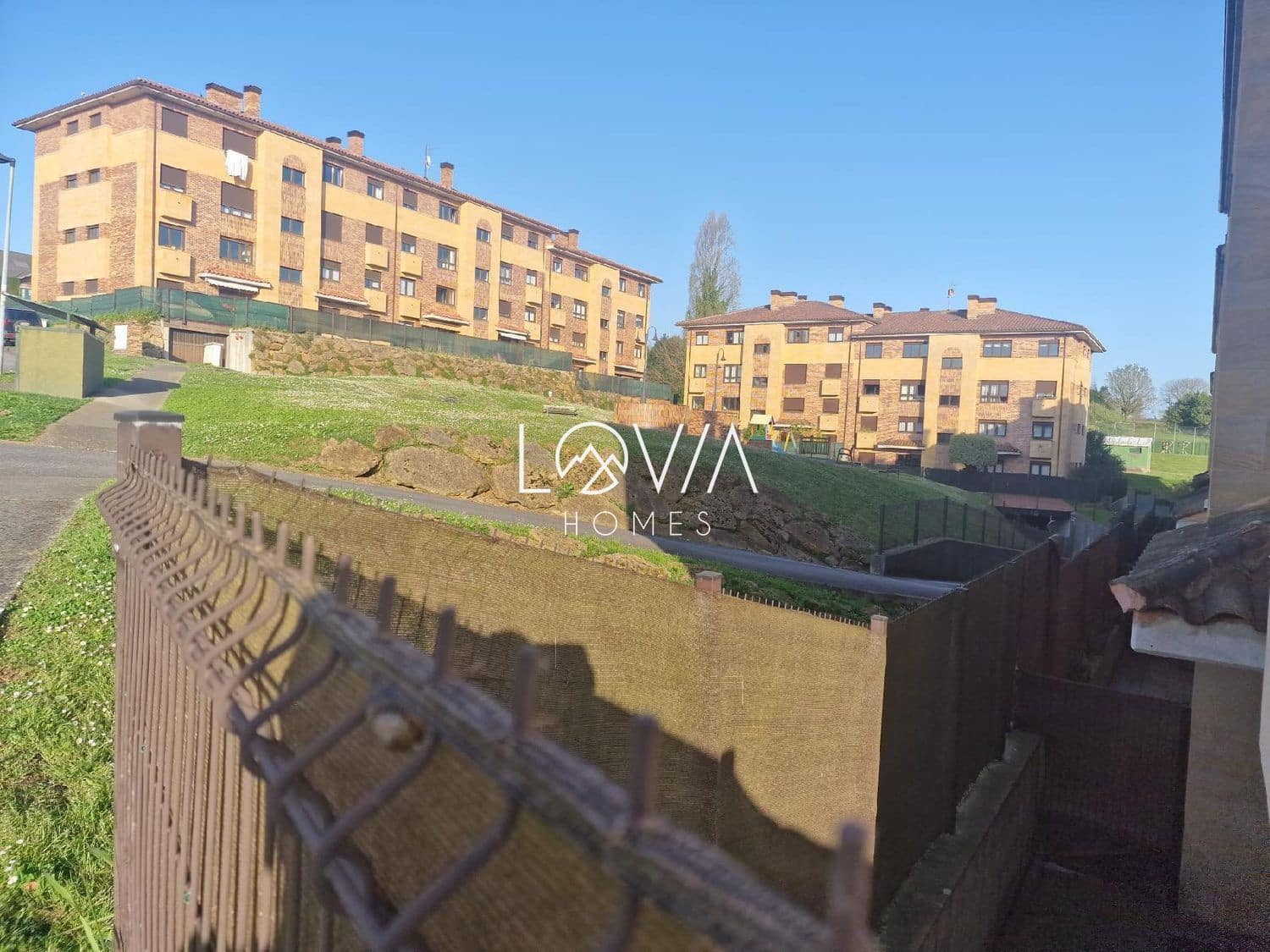 Garaje en Llanera en venta - 118.000 € (Ref: 9810889)