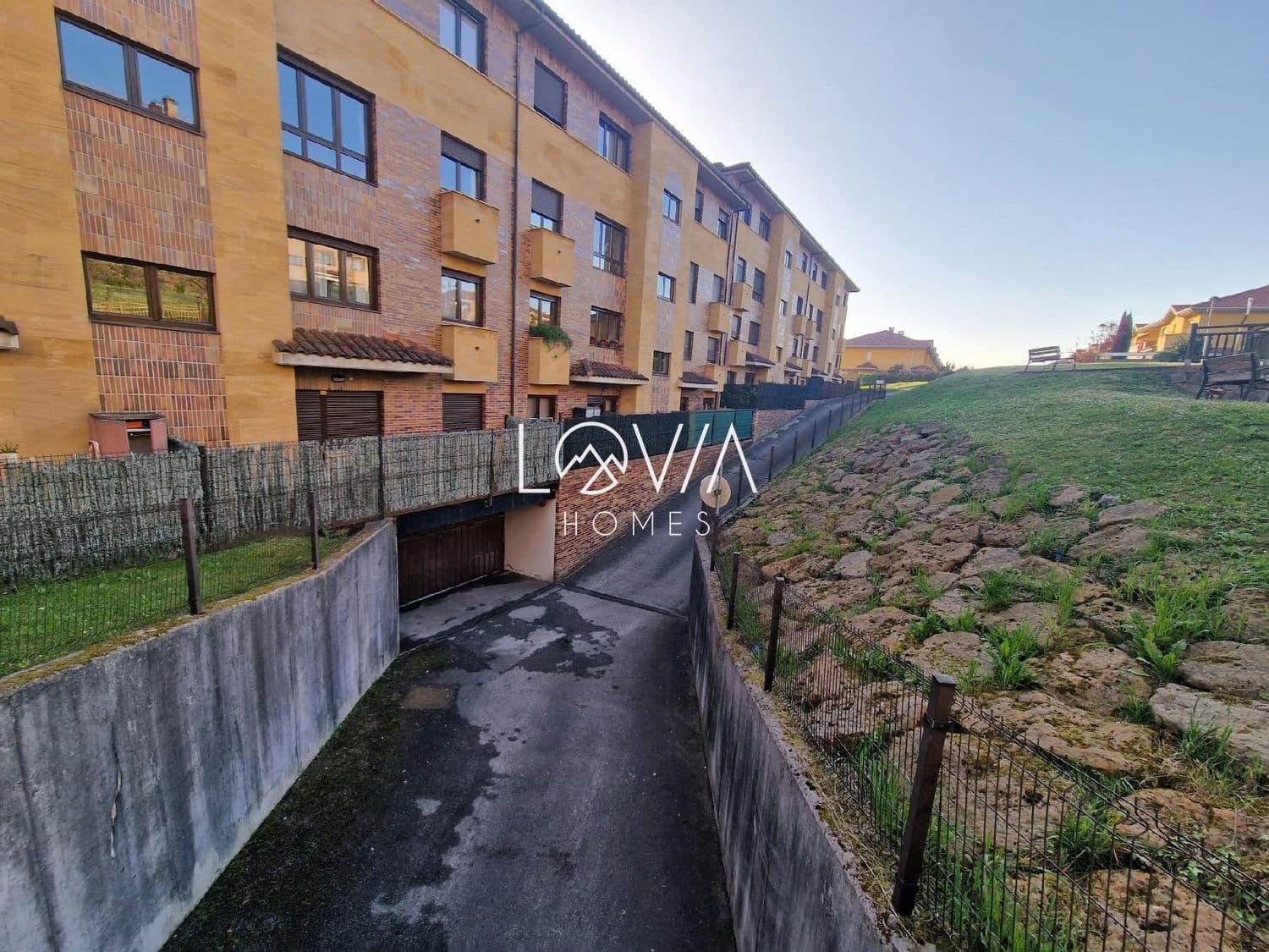 Garaje en Llanera en venta - 118.000 € (Ref: 9810889)
