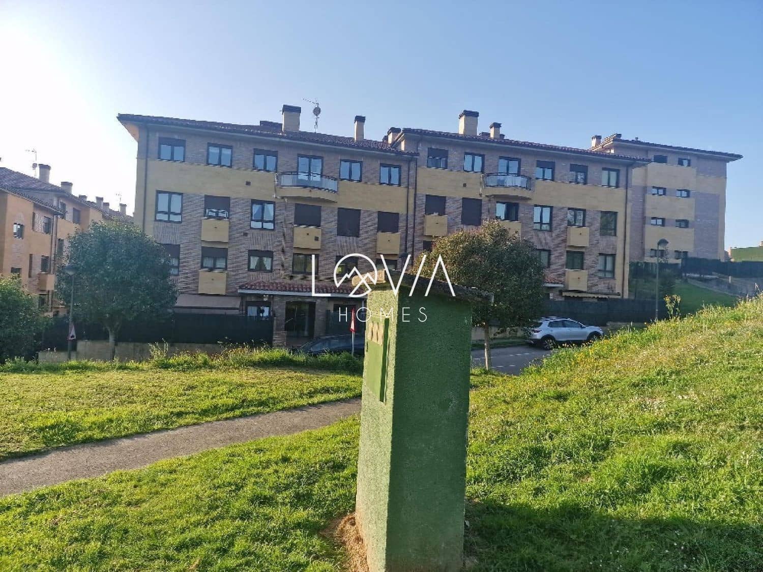 Garaje en Llanera en venta - 118.000 € (Ref: 9810889)