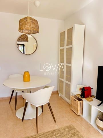 Piso de 1 habitación en Corralejo, La Oliva en alquiler con piscina - 1.400 € (Ref: 9827507)