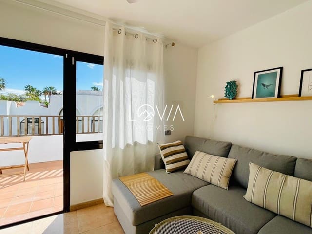Piso de 1 habitación en Corralejo, La Oliva en alquiler con piscina - 1.400 € (Ref: 9827507)