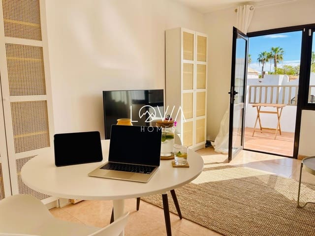 Piso de 1 habitación en Corralejo, La Oliva en alquiler con piscina - 1.400 € (Ref: 9827507)